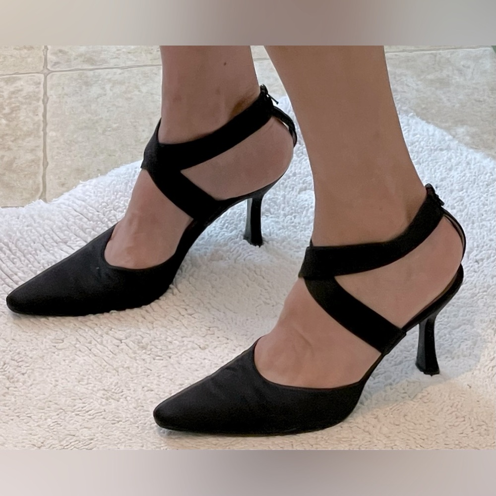 Hillard & Hanson Gevira heels, black, size 8